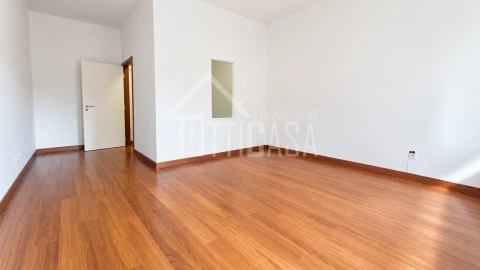 Escritório para Arrendamento em Santa Maria, São Pedro e Matacães