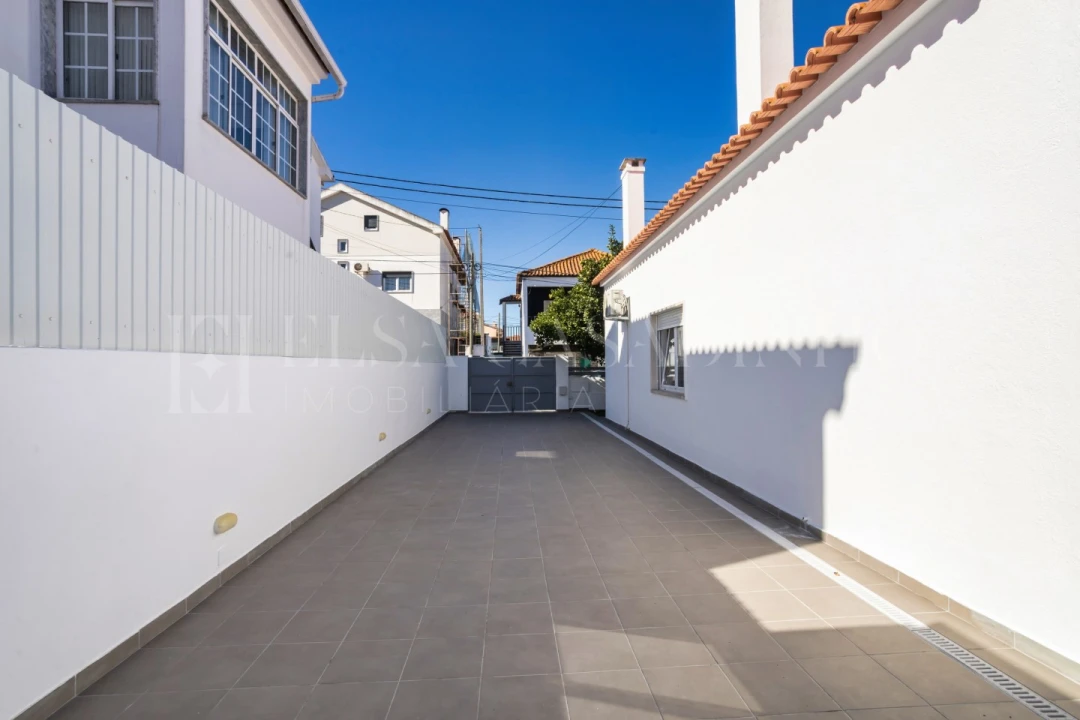 Moradia T2 para Venda em Quinta do Conde Foto 33
