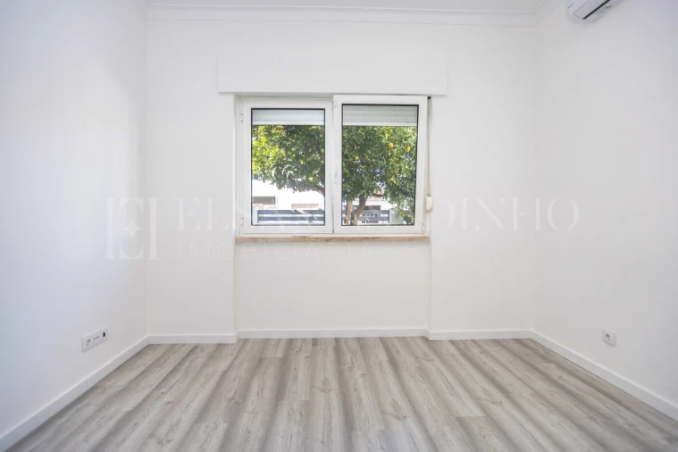 Moradia T2 para Venda em Quinta do Conde Foto 14