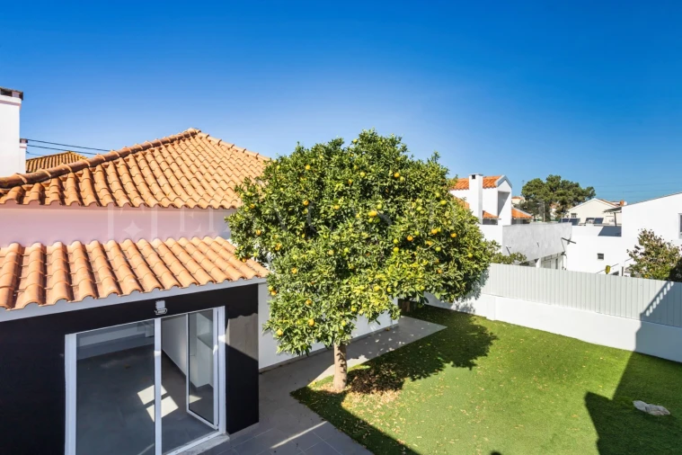 Moradia T2 para Venda em Quinta do Conde Foto 40