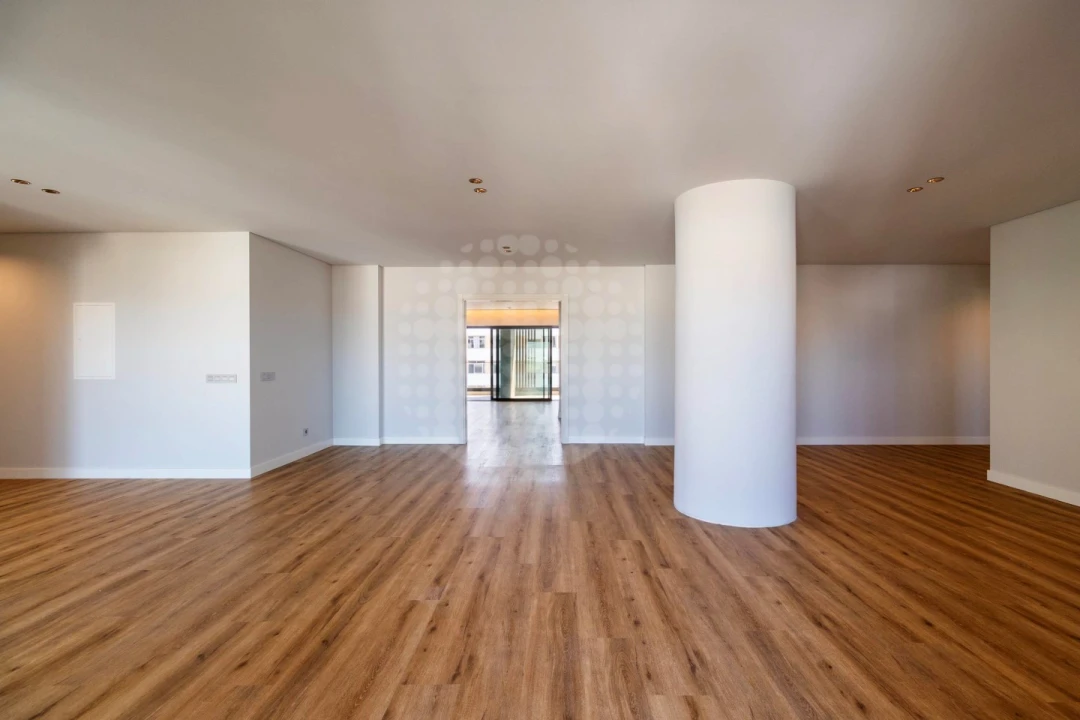 Apartamento T5 para Venda em Faro (Sé e São Pedro) Foto 5