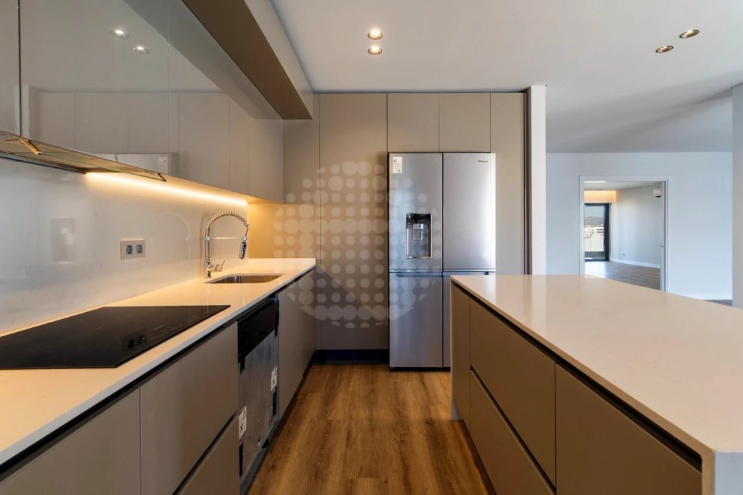 Apartamento T5 para Venda em Faro (Sé e São Pedro) Foto 8