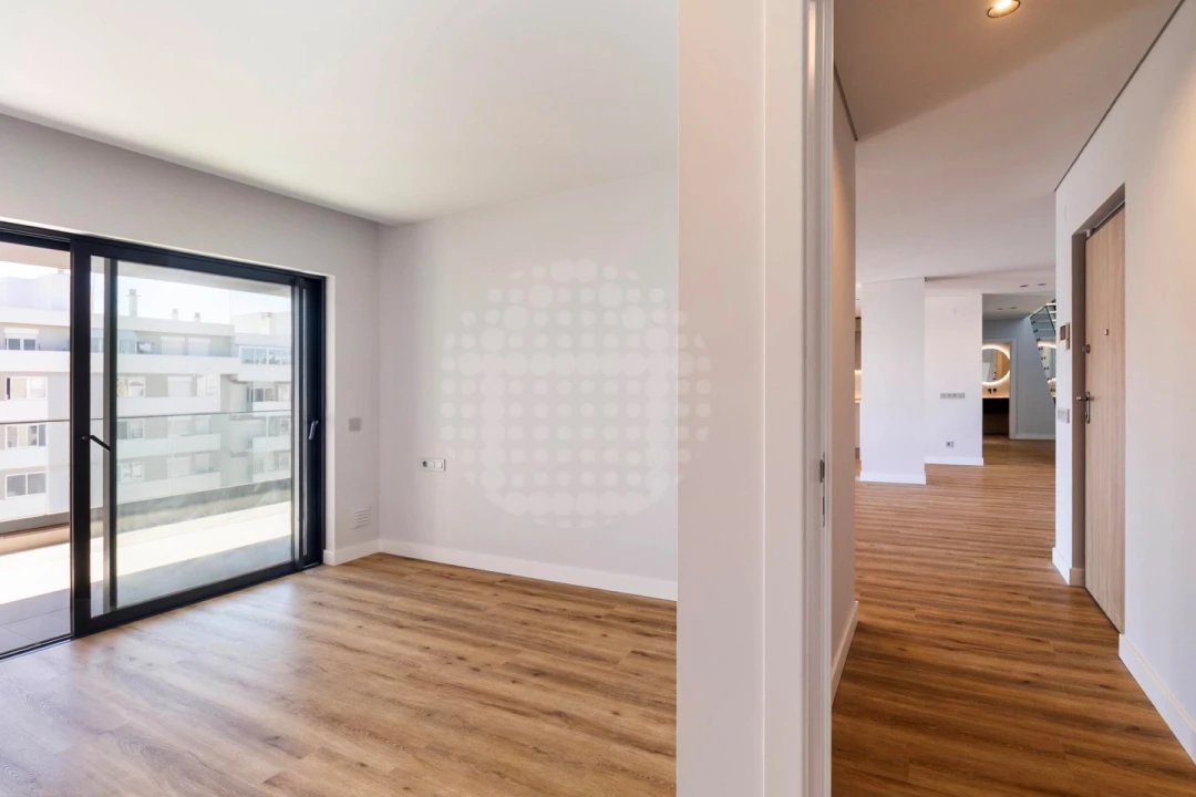 Apartamento T5 para Venda em Faro (Sé e São Pedro) Foto 18