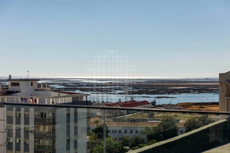 Apartamento T5 para Venda em Faro (Sé e São Pedro) Foto 3