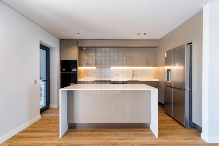Apartamento T5 para Venda em Faro (Sé e São Pedro) Foto 7