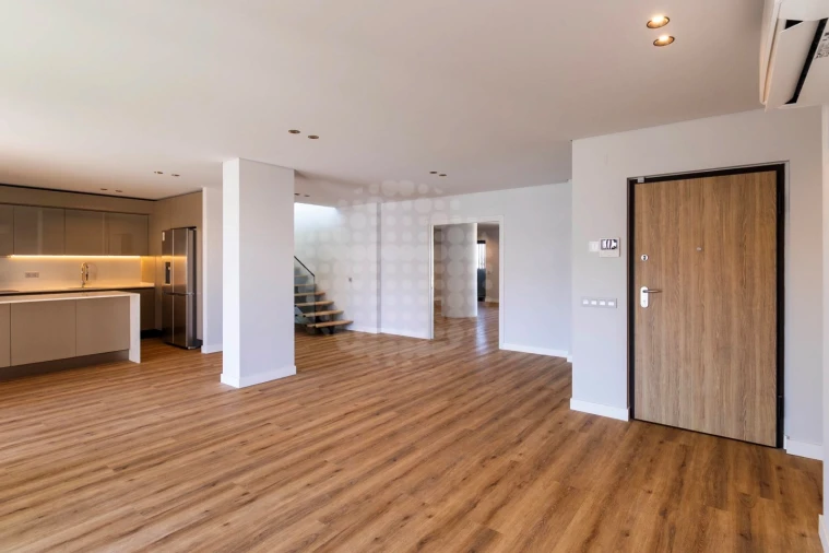 Apartamento T5 para Venda em Faro (Sé e São Pedro) Foto 13