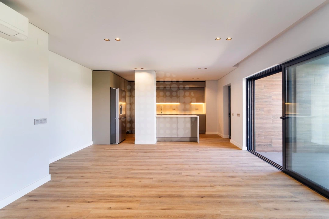 Apartamento T3 para Venda em Faro (Sé e São Pedro) Foto 1