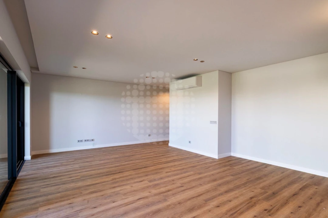 Apartamento T3 para Venda em Faro (Sé e São Pedro) Foto 4