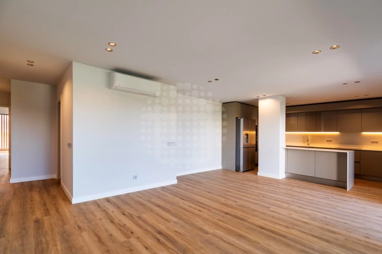 Apartamento T3 para Venda em Faro (Sé e São Pedro) Foto 3