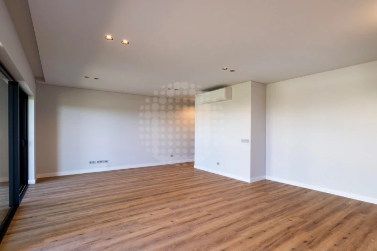 Apartamento T3 para Venda em Faro (Sé e São Pedro) Foto 4