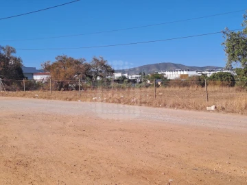 Terreno para Venda em Quelfes