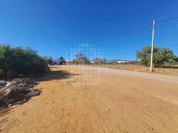 Terreno para Venda em Quelfes