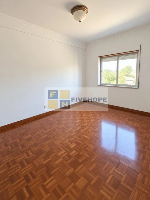 Apartamento T3 para Venda em São Martinho do Bispo e Ribeira de Frades
