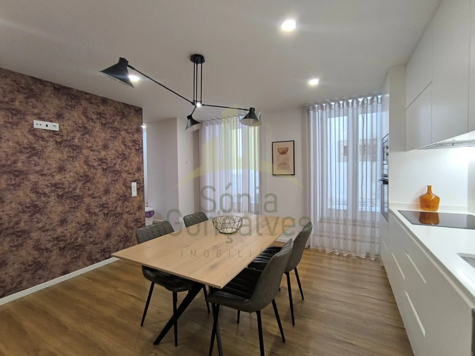 Apartamento T1 para Arrendamento em Santa Maria Maior e Monserrate e Meadela Foto 4