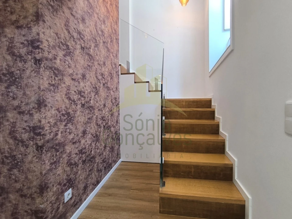 Apartamento T1 para Arrendamento em Santa Maria Maior e Monserrate e Meadela Foto 14