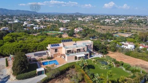 Moradia T4 para Venda em Moncarapacho e Fuseta