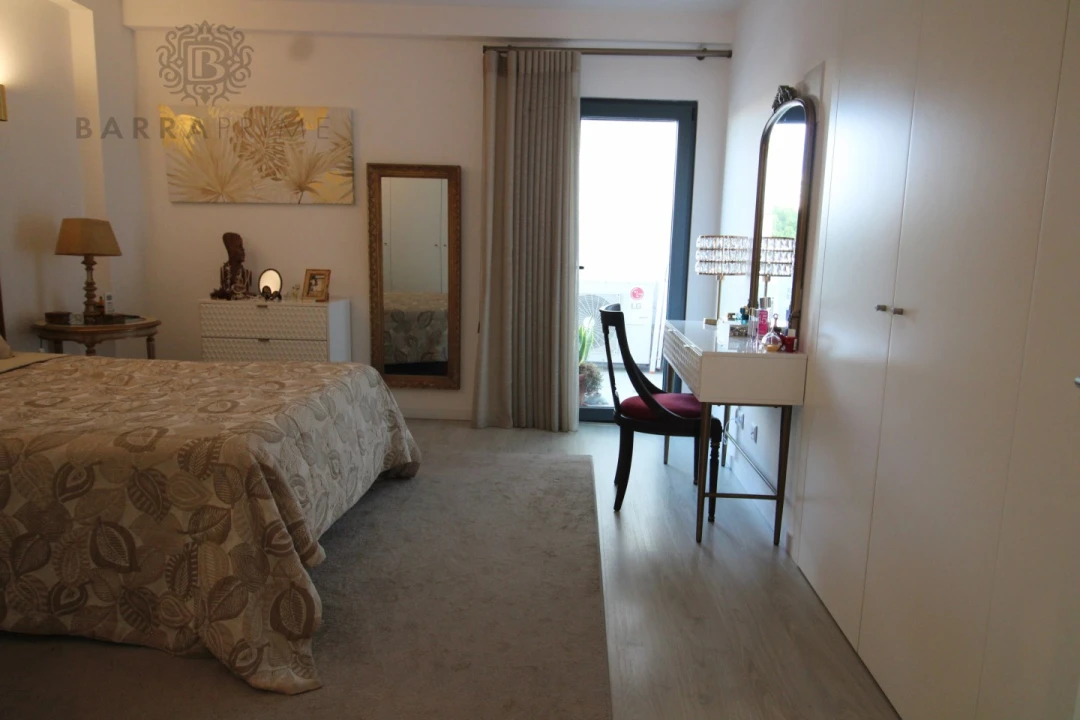Apartamento T2 para Venda em Faro (Sé e São Pedro) Foto 12