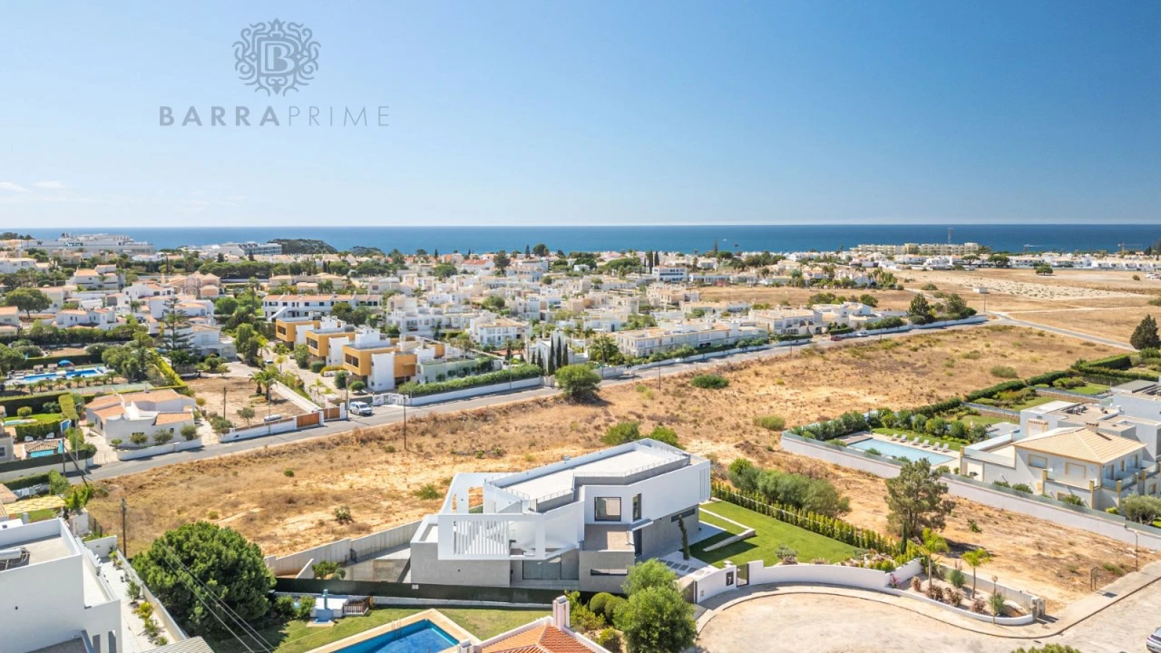 Moradia T4 para Venda em Albufeira e Olhos de Água Foto 6