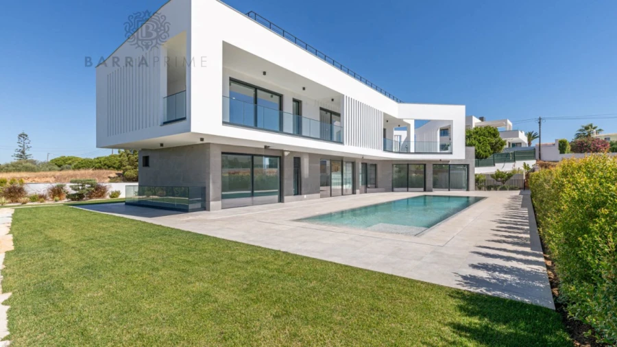 Moradia T4 para Venda em Albufeira e Olhos de Água Foto 2