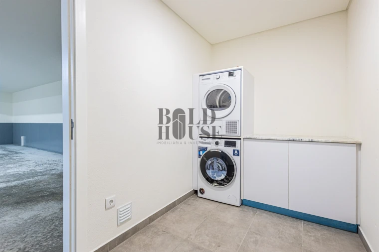 Moradia T4 para Venda em Aveiras de Cima Foto 39
