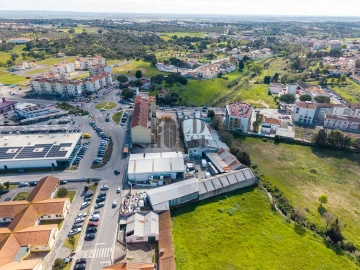 Armazém para Venda em Cartaxo e Vale da Pinta