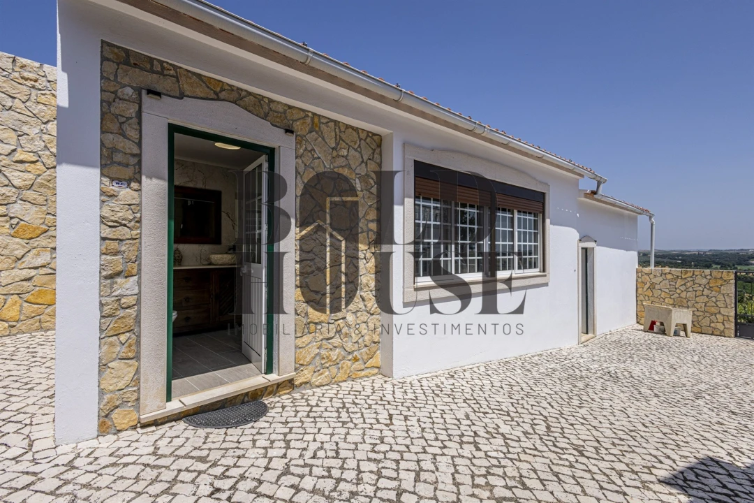 Moradia T5 para Venda em Alcanhões Foto 36