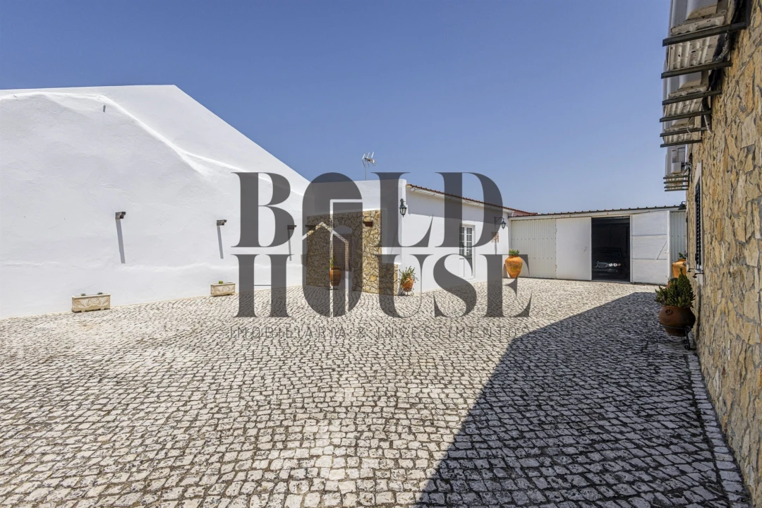 Moradia T5 para Venda em Alcanhões Foto 18