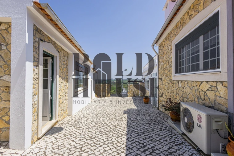 Moradia T5 para Venda em Alcanhões Foto 37