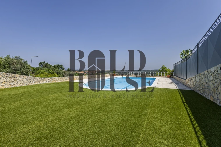 Moradia T5 para Venda em Alcanhões Foto 9