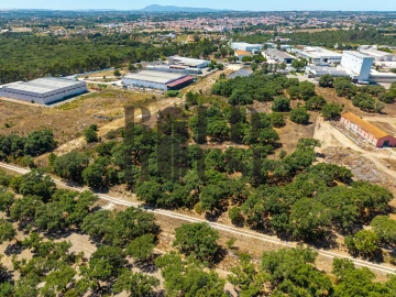 Terreno Comércio / Armazém para Venda em Vila Chã de Ourique