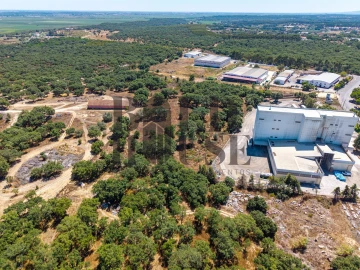 Terreno Comércio / Armazém para Venda em Vila Chã de Ourique