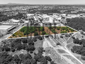 Terreno Comércio / Armazém para Venda em Vila Chã de Ourique