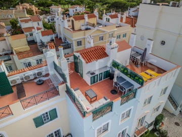 Moradia T4 para Venda em Quarteira