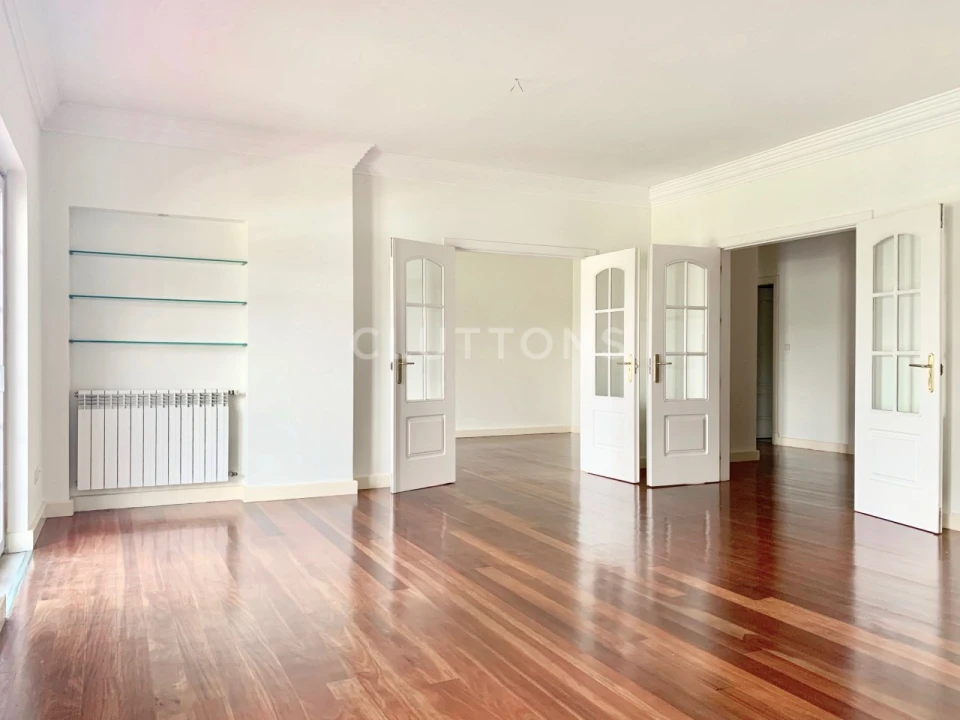 Apartamento T3 para Arrendamento em Santa Maria e São Miguel, São Martinho, São Pedro Penaferrim Foto 4