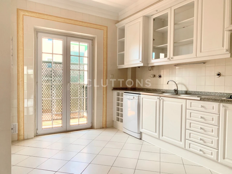 Apartamento T3 para Arrendamento em Santa Maria e São Miguel, São Martinho, São Pedro Penaferrim Foto 10