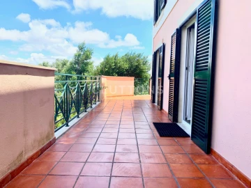 Apartamento T3 para Arrendamento em Santa Maria e São Miguel, São Martinho, São Pedro Penaferrim