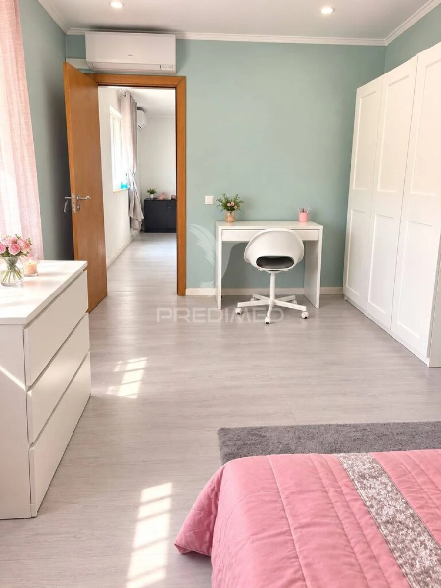 Moradia T4 para Venda em Estômbar e Parchal Foto 13