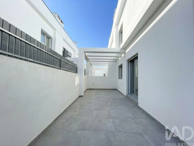 Moradia T4 para Venda em Fernao Ferro Foto 13