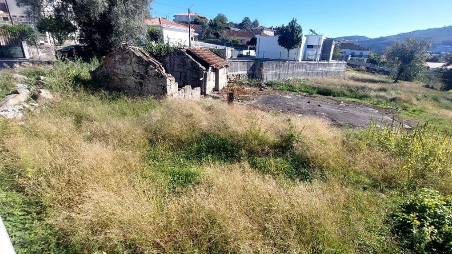 Terreno para Venda em Briteiros Santo Estêvão e Donim