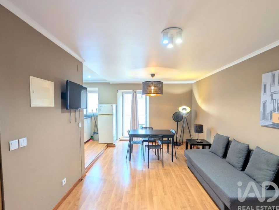 Apartamento T1 para Arrendamento em Misericórdia Foto 4