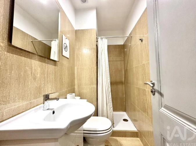 Apartamento T4 para Venda em Arroios Foto 12