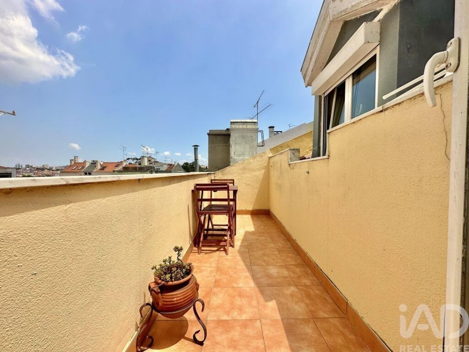 Apartamento T4 para Venda em Arroios Foto 1