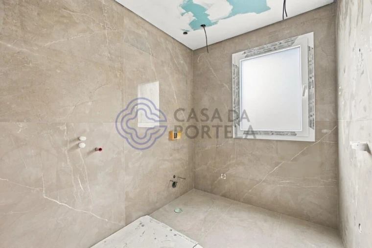 Moradia T4 para Venda em Santa Maria, São Pedro e Matacães Foto 13