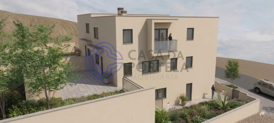 Moradia T4 para Venda em Santa Maria, São Pedro e Matacães Foto 3