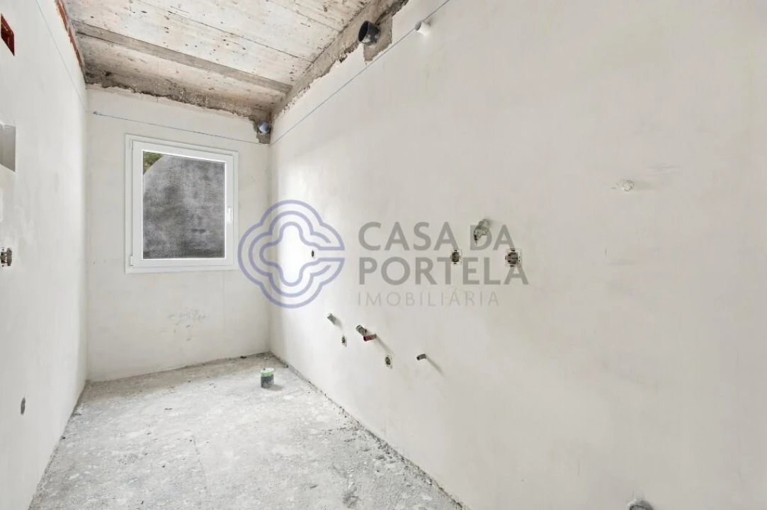 Moradia T4 para Venda em Santa Maria, São Pedro e Matacães Foto 12