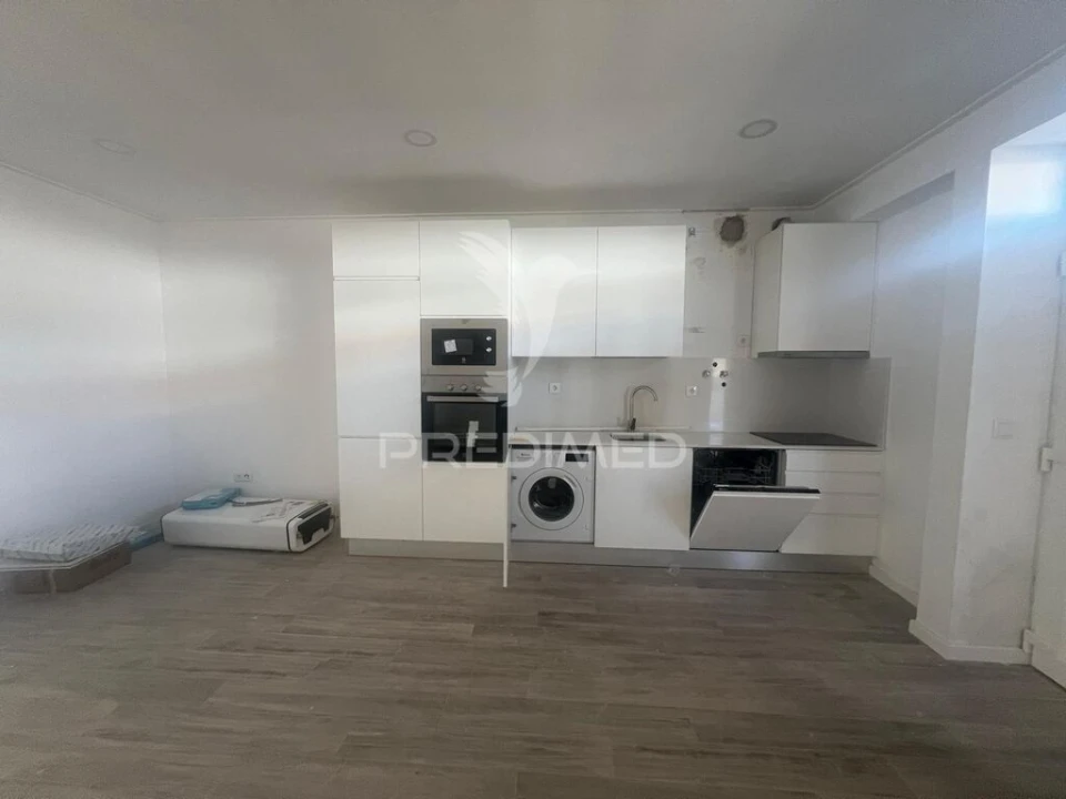 Apartamento T1 para Venda em Alto do Seixalinho, Santo André e Verderena Foto 1