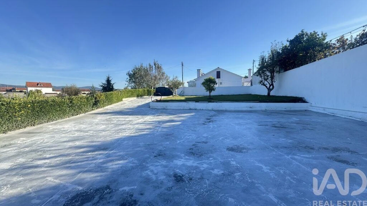 Moradia T2 para Venda em Alvarães Foto 5