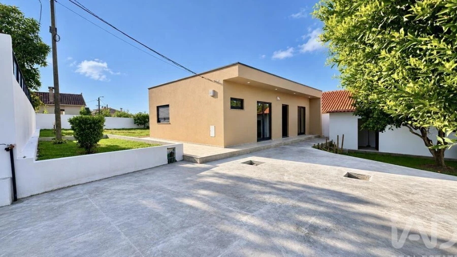 Moradia T2 para Venda em Alvarães