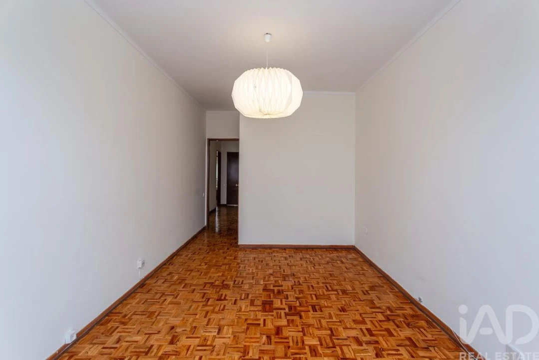Apartamento T2 para Arrendamento em Algés, Linda-A-Velha e Cruz Quebrada-Dafundo Foto 3