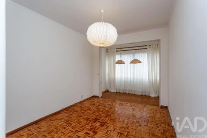 Apartamento T2 para Arrendamento em Algés, Linda-A-Velha e Cruz Quebrada-Dafundo